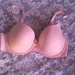 Victoria’s Secret bra 36C